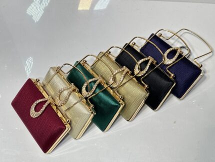 Luxury Crystal Brooch Clutch – Evening Glam Purse