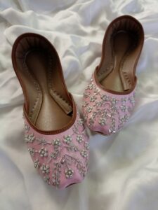 Pink khussa with pearl and beadwork for women in Pakistan