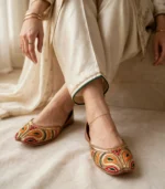 Tilla khussa online Pakistan showing soft flexible thin sole